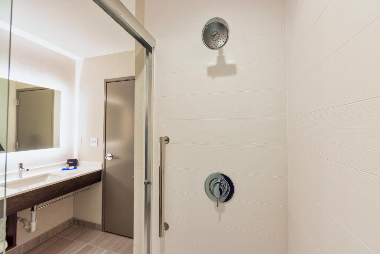 Holiday Inn Express & Suites - Harrisonburg University Area By Ihg Exterior photo